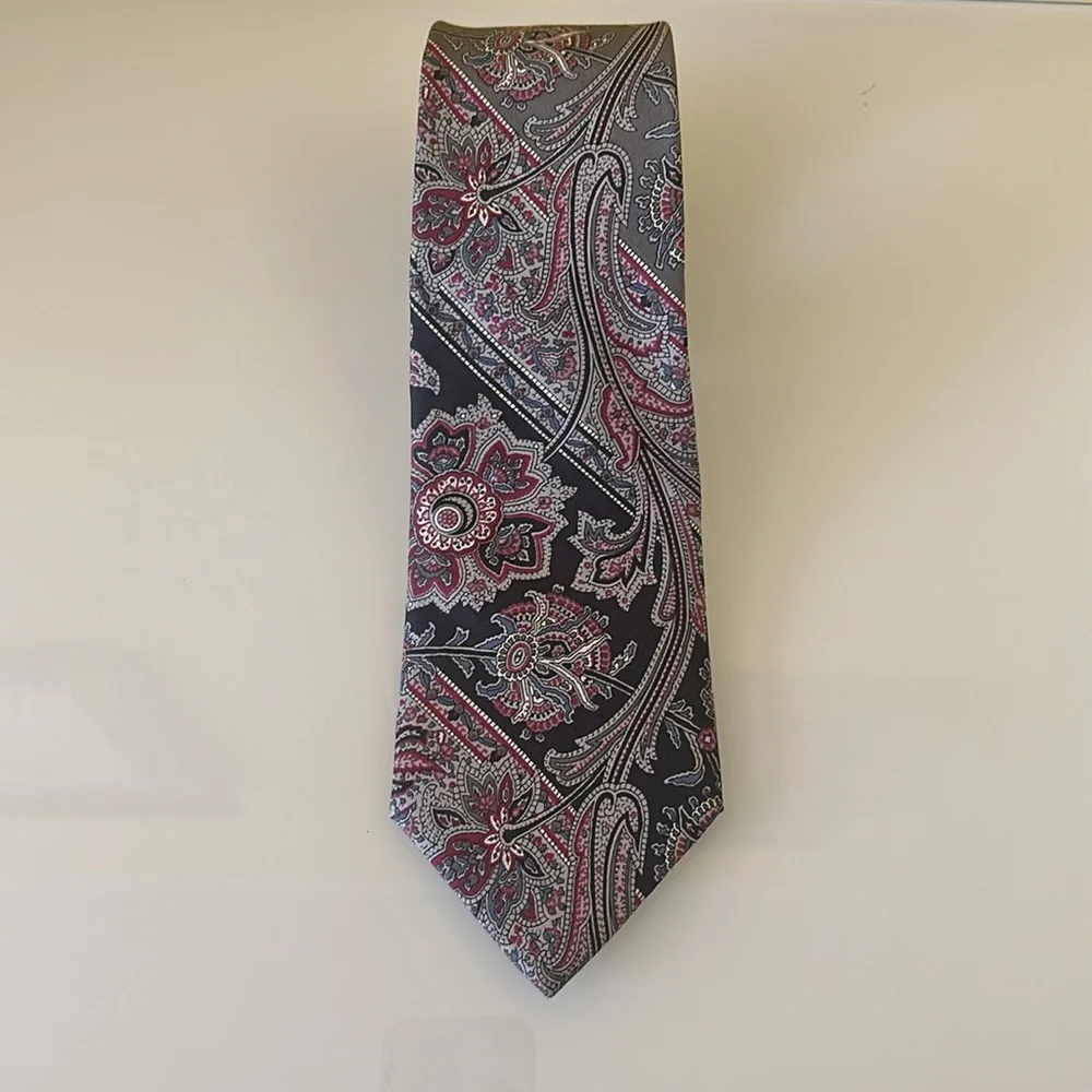 Christian Dior Vintage Gray Botanical Paisley Print 100% Silk Neck Tie